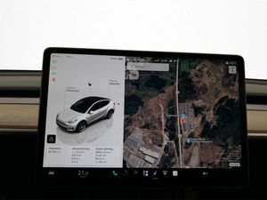 Tesla Model Y bild 26