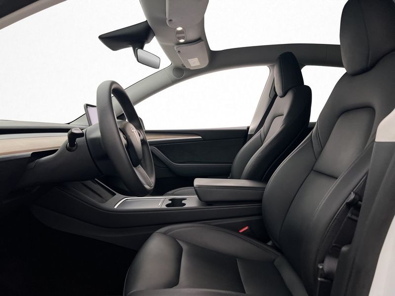 Tesla Model Y bild 23