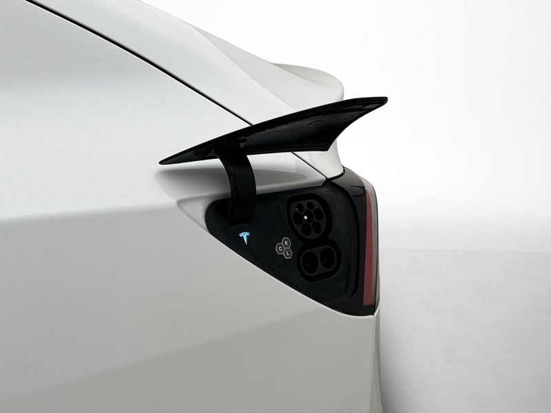 Tesla Model Y bild 18