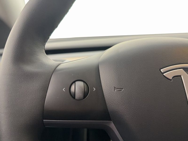 Tesla Model Y bild 20