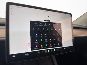 Tesla Model Y bild 25