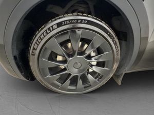 Tesla Model Y bild 35
