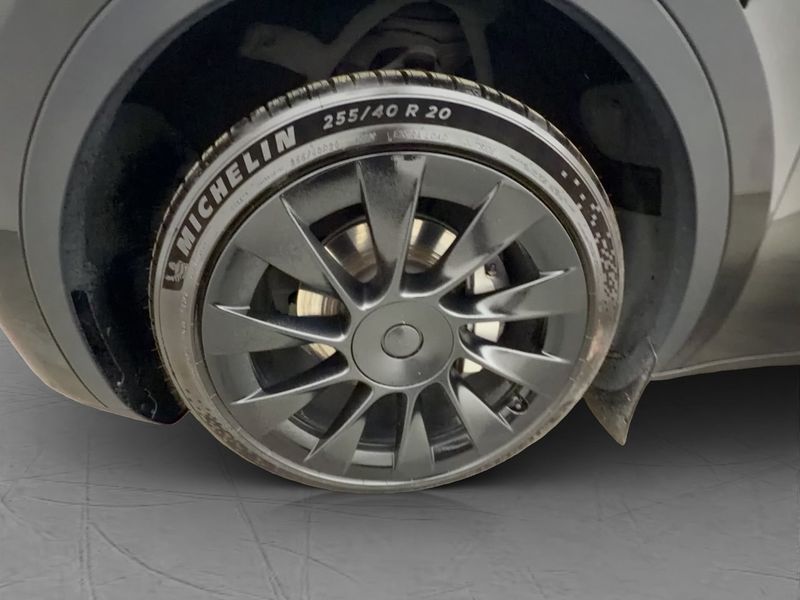 Tesla Model Y bild 35