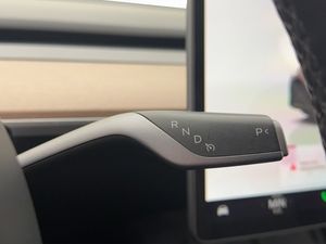 Tesla Model Y bild 22