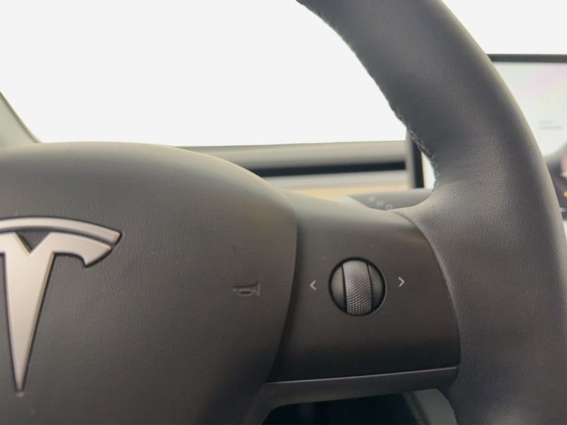 Tesla Model Y bild 21