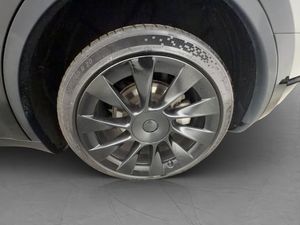 Tesla Model Y bild 33