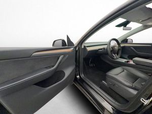 Tesla Model Y bild 12