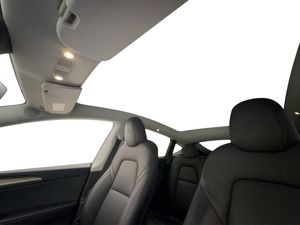 Tesla Model Y bild 19