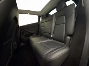 Tesla Model Y bild 18