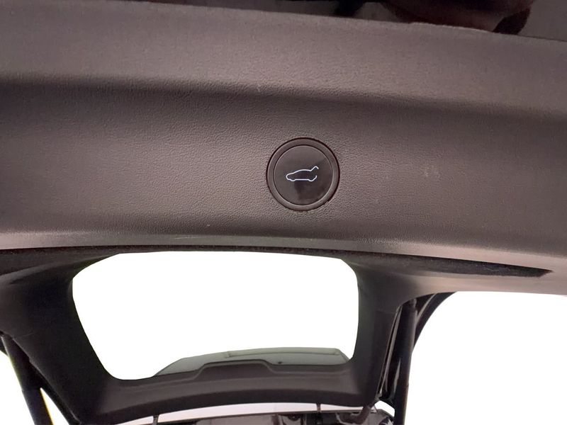 Tesla Model Y bild 31