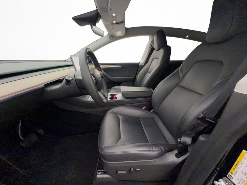 Tesla Model Y bild 13