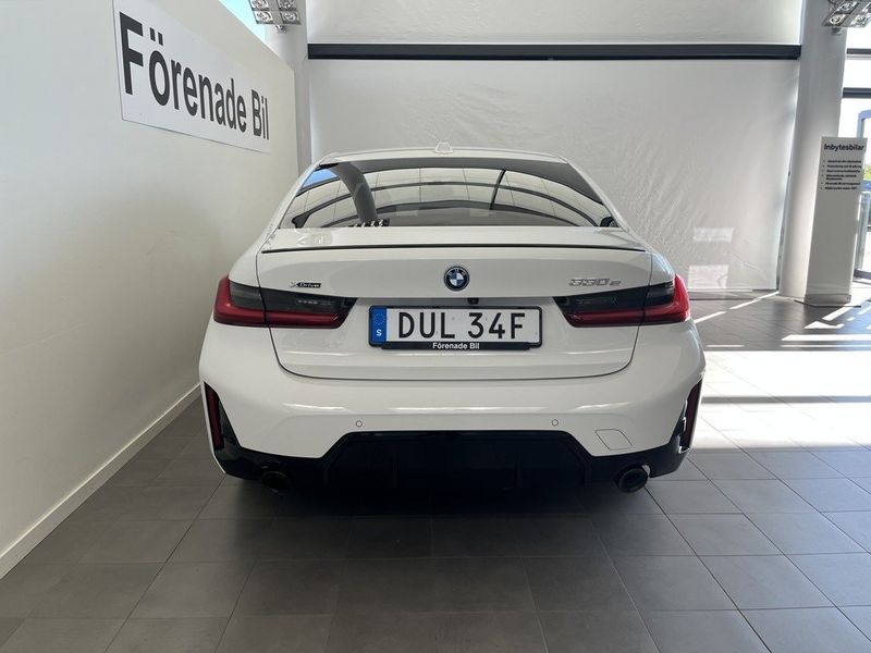 BMW 330 bild 13