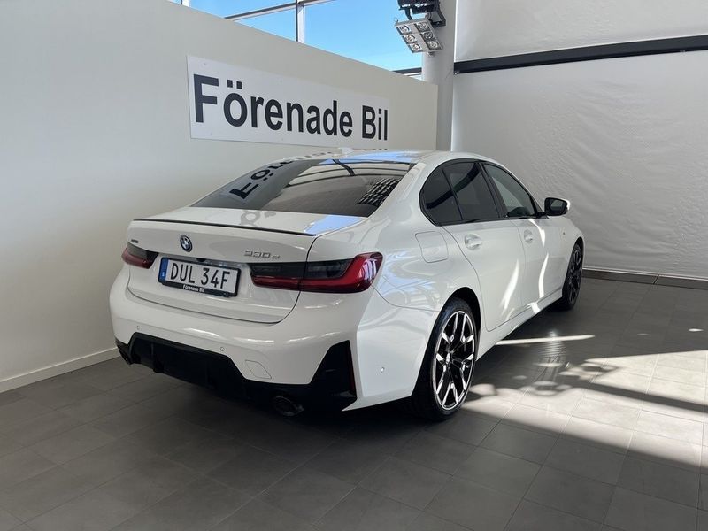BMW 330 bild 14