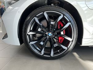 BMW 330 bild 4