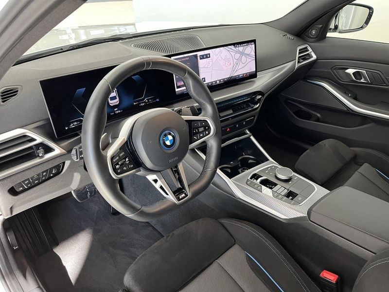 BMW 330 bild 6