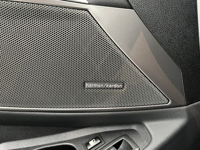 BMW 330 bild 9