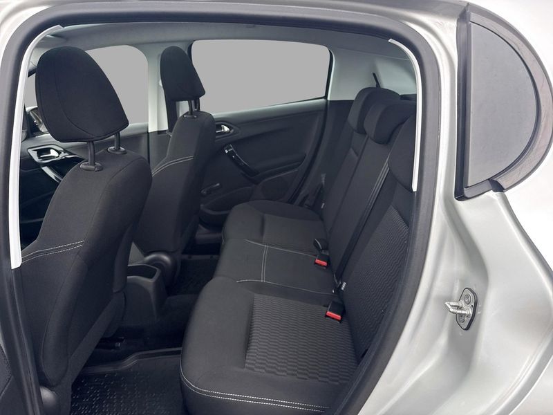Peugeot 208 bild 9