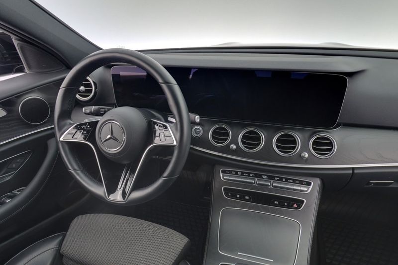 Mercedes E300 bild 15