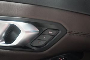 BMW 330 bild 12