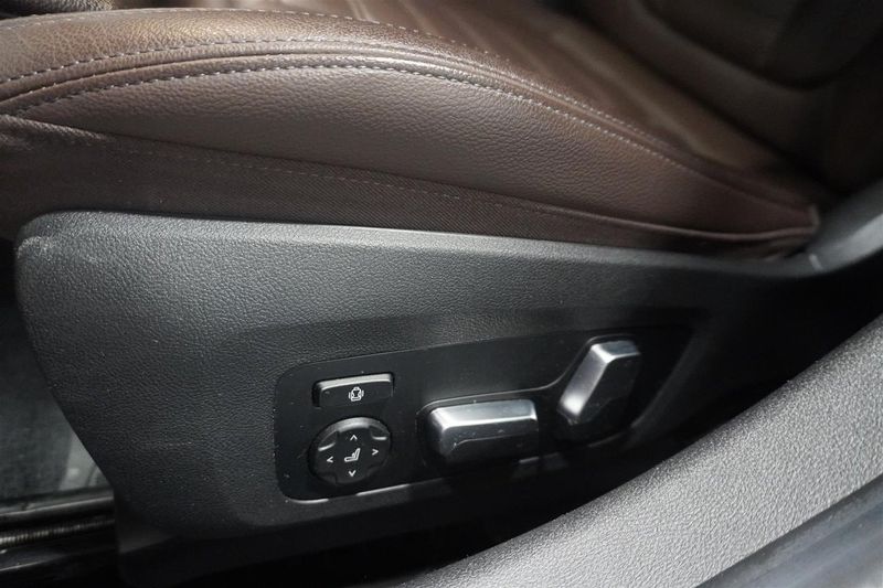 BMW 330 bild 11