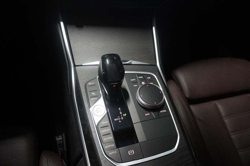 BMW 330 bild 18