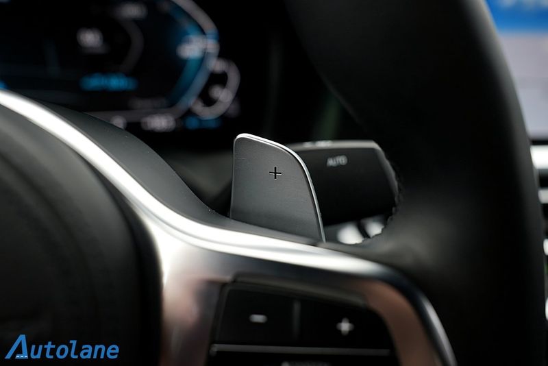 BMW 330 bild 19