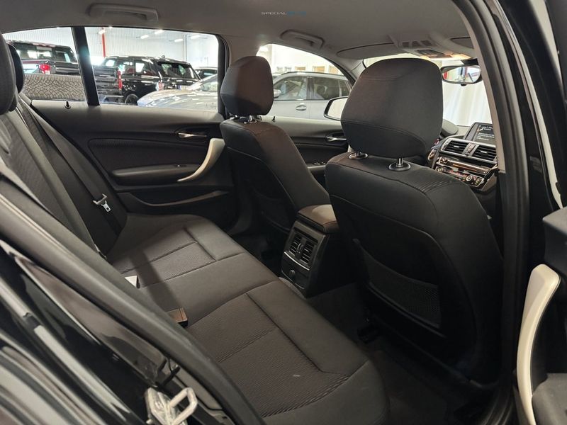 BMW 116 bild 12