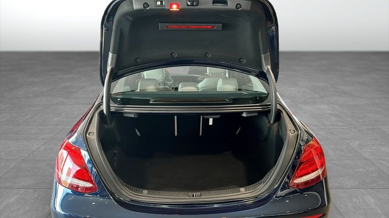 Mercedes E220 bild 9