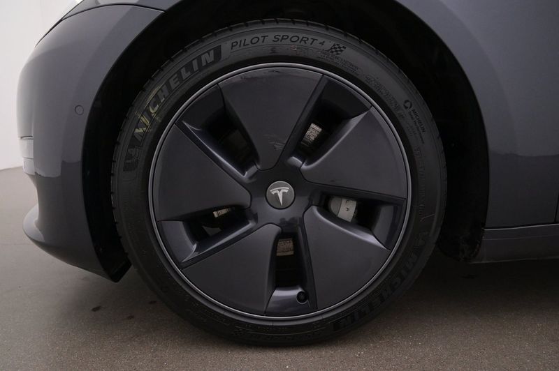 Tesla Model 3 bild 27