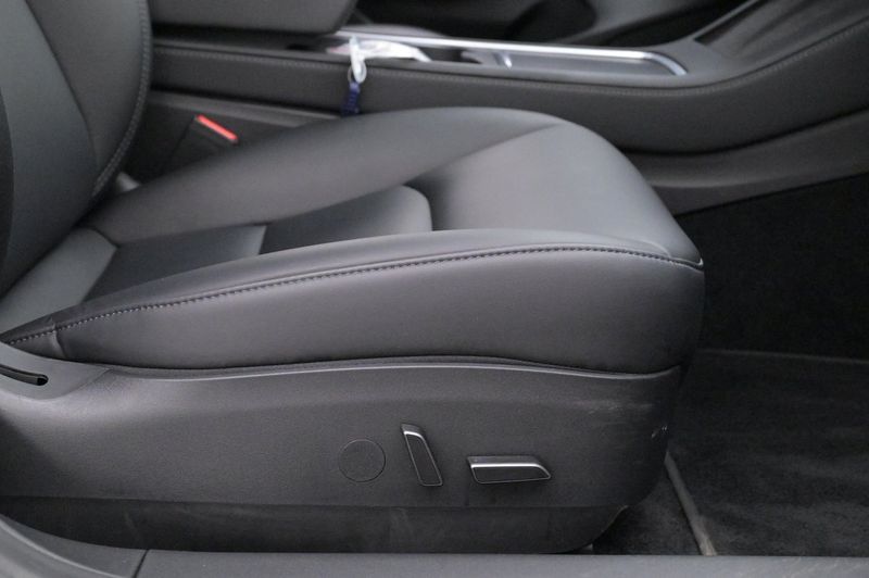 Tesla Model 3 bild 13
