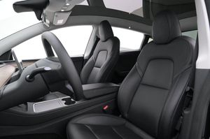Tesla Model Y bild 8