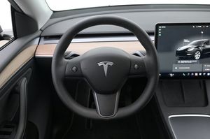 Tesla Model Y bild 7