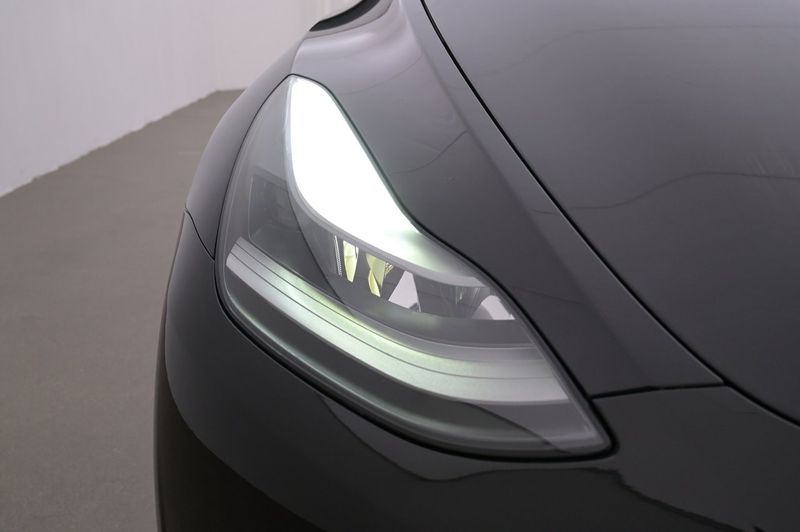 Tesla Model Y bild 26