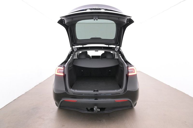 Tesla Model Y bild 21