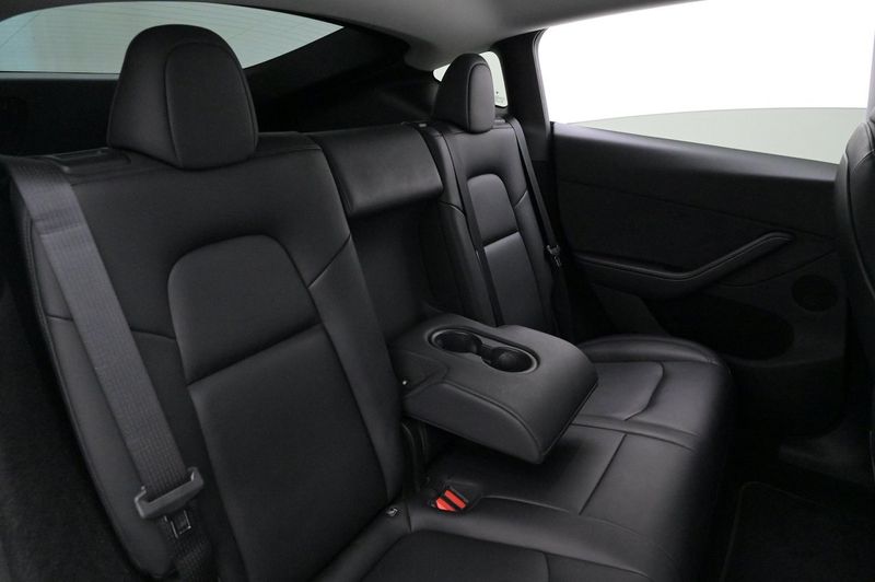 Tesla Model Y bild 20