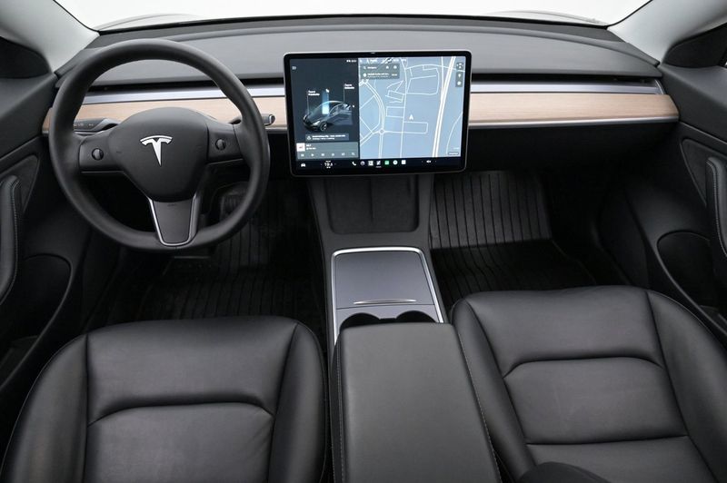 Tesla Model 3 bild 6