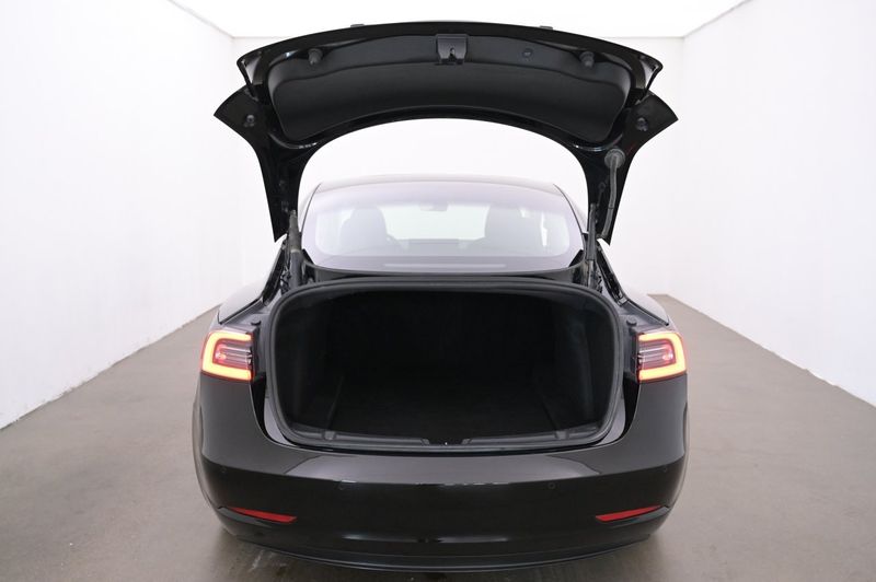 Tesla Model 3 bild 22