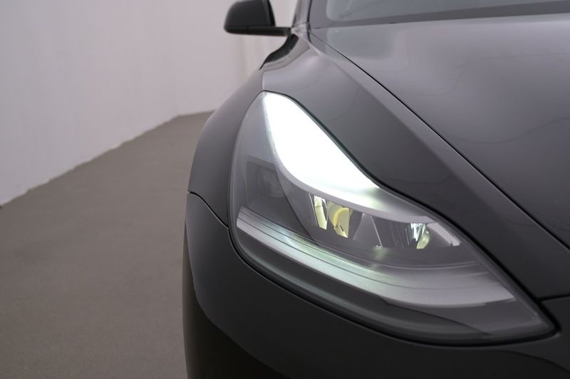 Tesla Model 3 bild 26