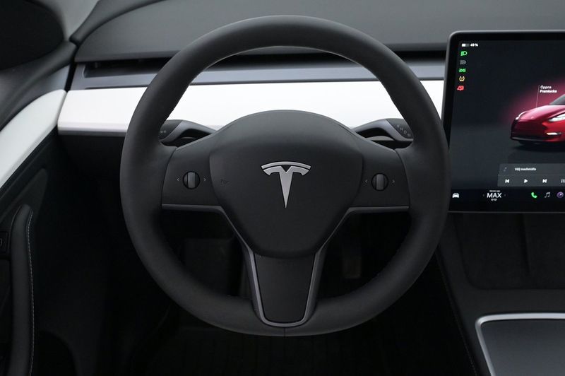Tesla Model Y bild 7