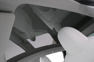 Tesla Model Y bild 25