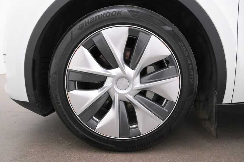 Tesla Model Y bild 27