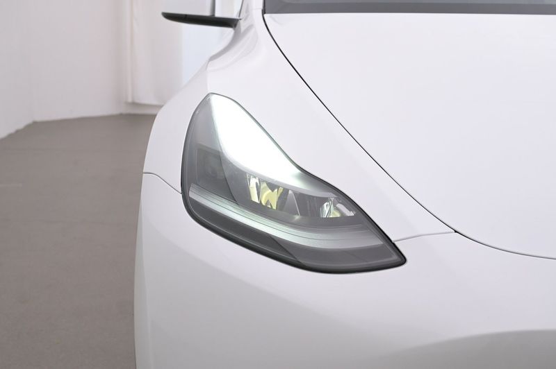 Tesla Model Y bild 26