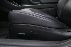 Tesla Model 3 bild 11