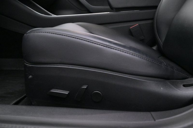 Tesla Model 3 bild 11
