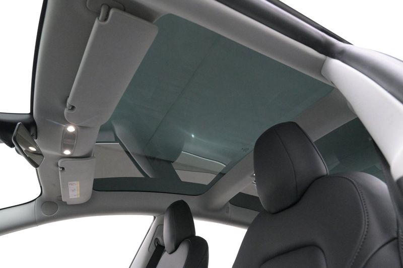 Tesla Model 3 bild 22