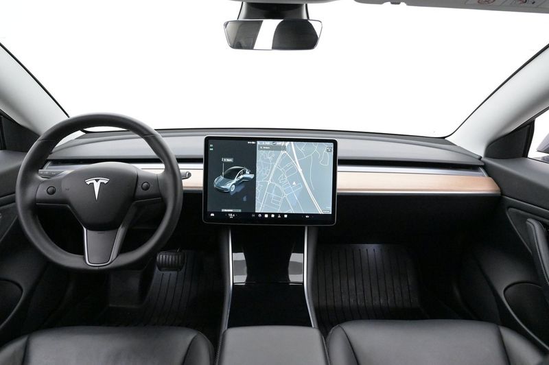 Tesla Model 3 bild 6