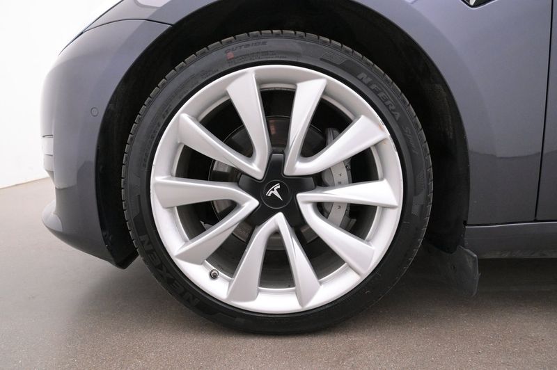Tesla Model 3 bild 27