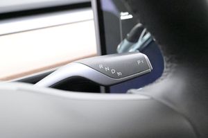 Tesla Model 3 bild 8