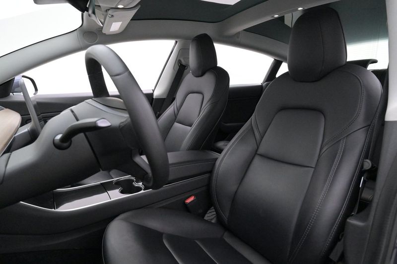 Tesla Model 3 bild 9