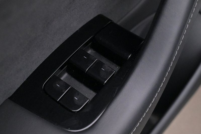Tesla Model 3 bild 10